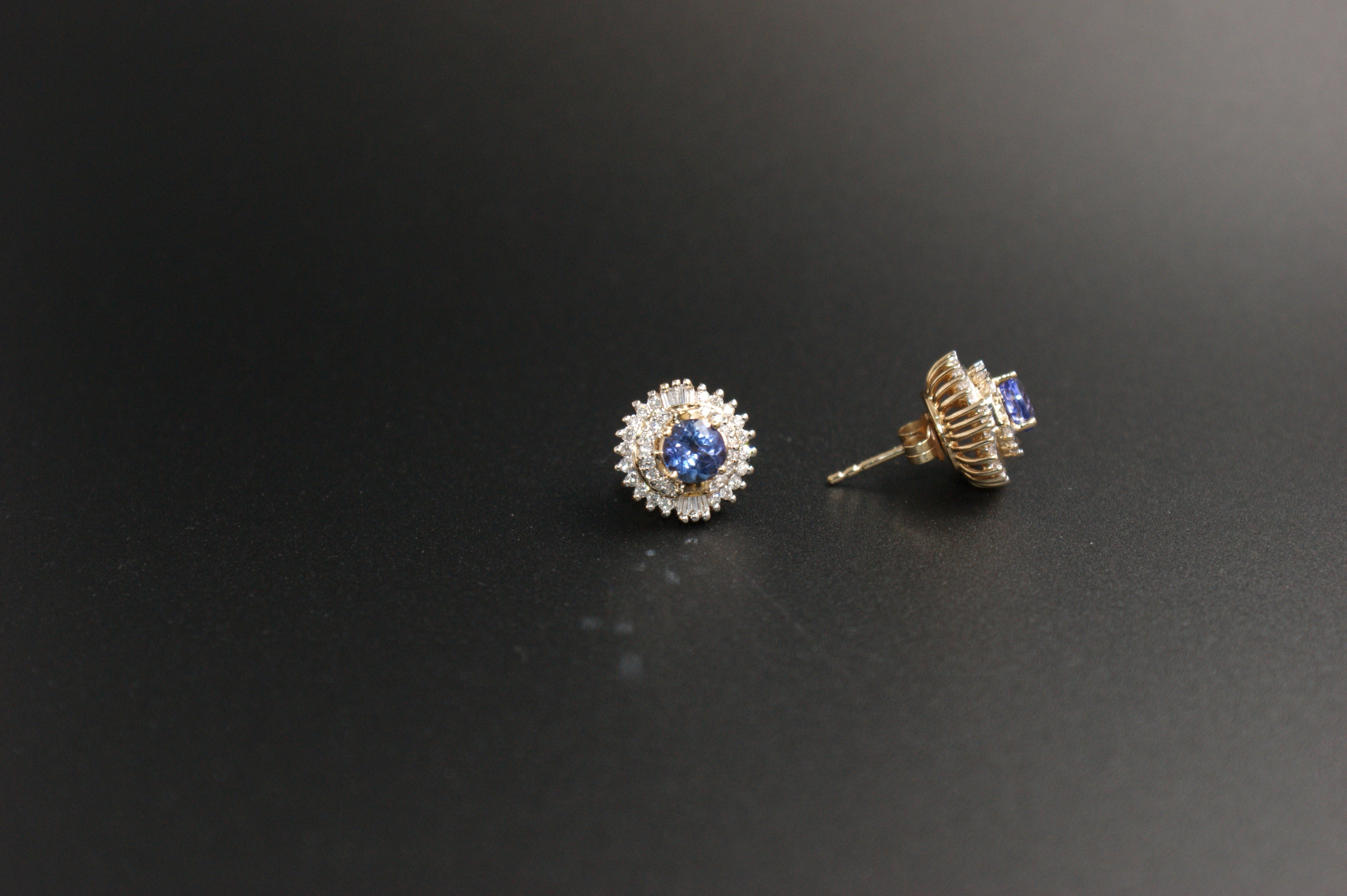 010-14ct Yellow Gold Tanzanite & Diamond Cluster Earrings