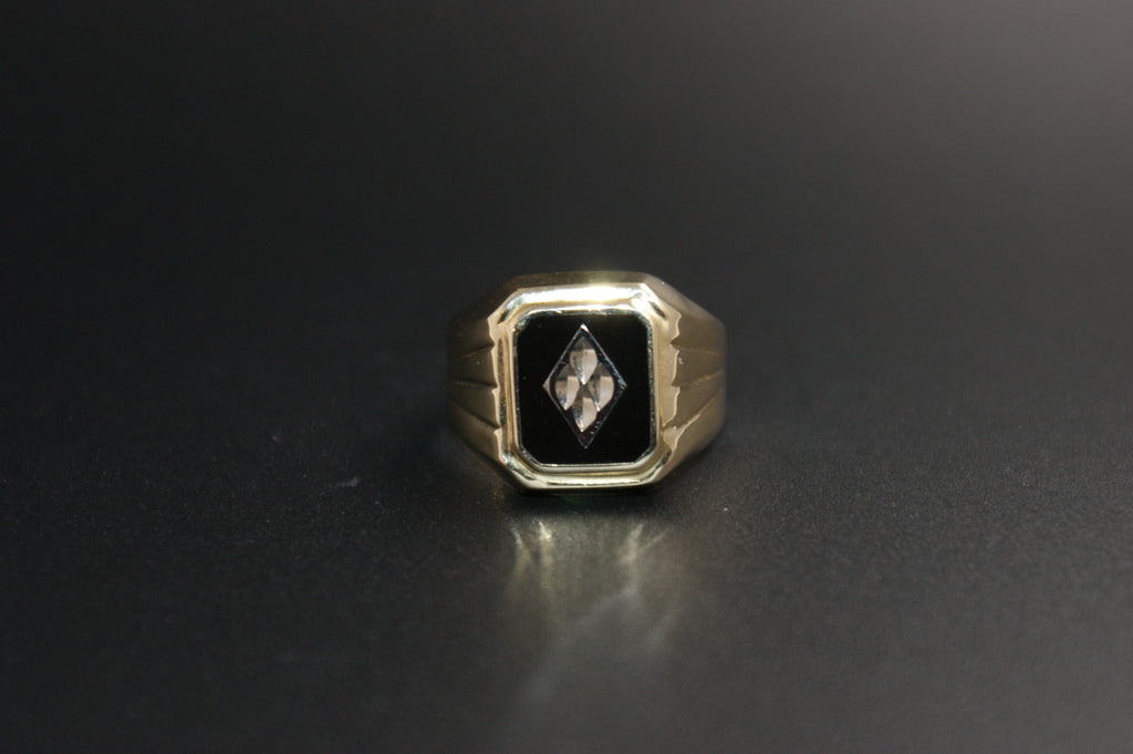 016-14ct Yellow Gold & Black Resin Signet Ring