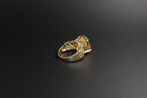 014-9ct Gold Oval Citrine Ring with Openwork Heart Shoulders