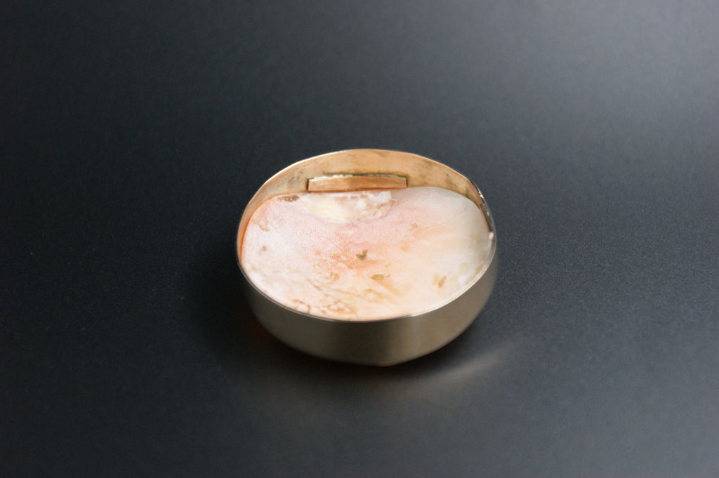 012-9ct Gold Craved Shell Cameo Pendant