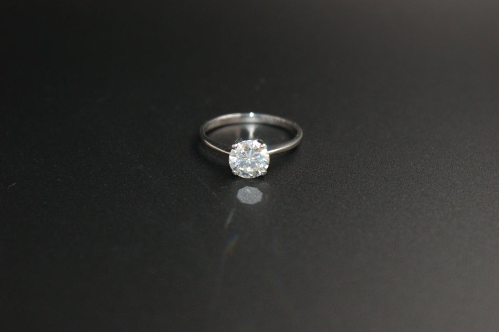 08-Platinum 1.5ct diamond ring