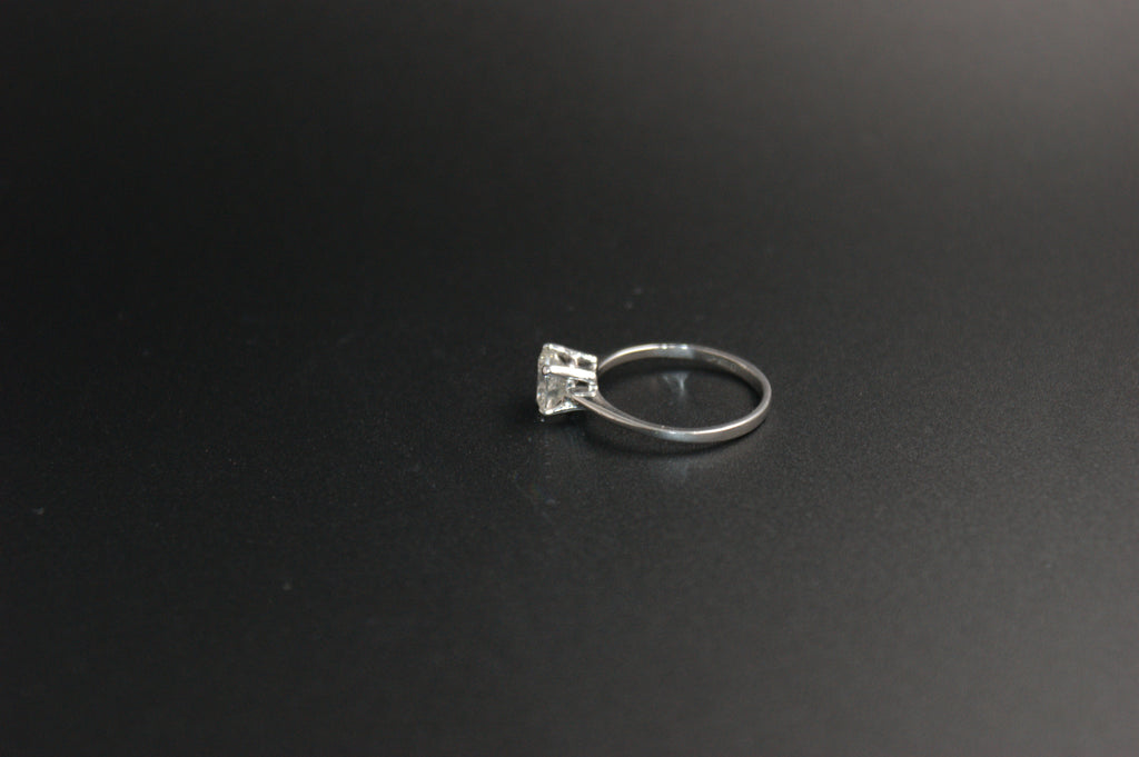 08-Platinum 1.5ct diamond ring