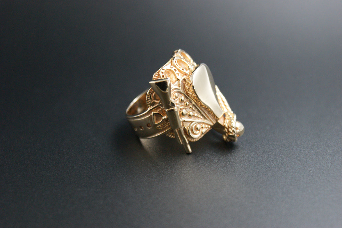 06-9ct Mexican Saddle Ring