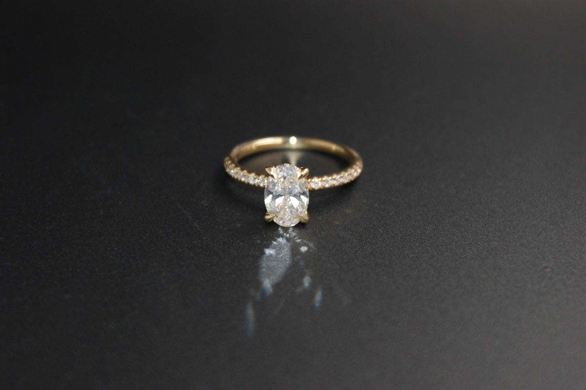 04-18ct Yellow Gold 1.30ct Oval Lab-Grown Diamond Ring