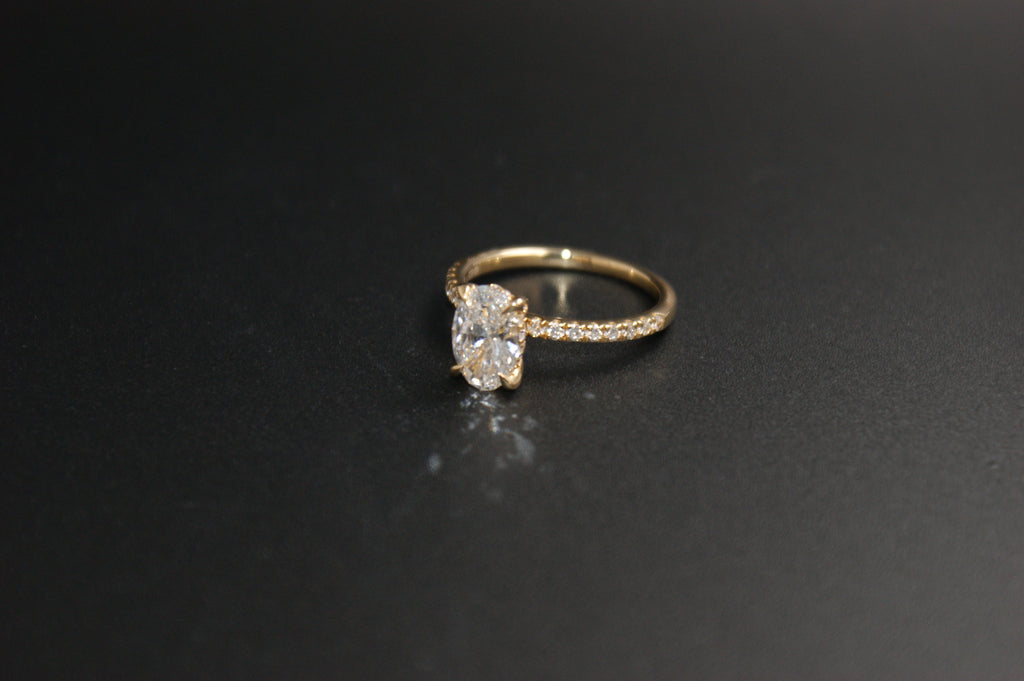 04-18ct Yellow Gold 1.30ct Oval Lab-Grown Diamond Ring