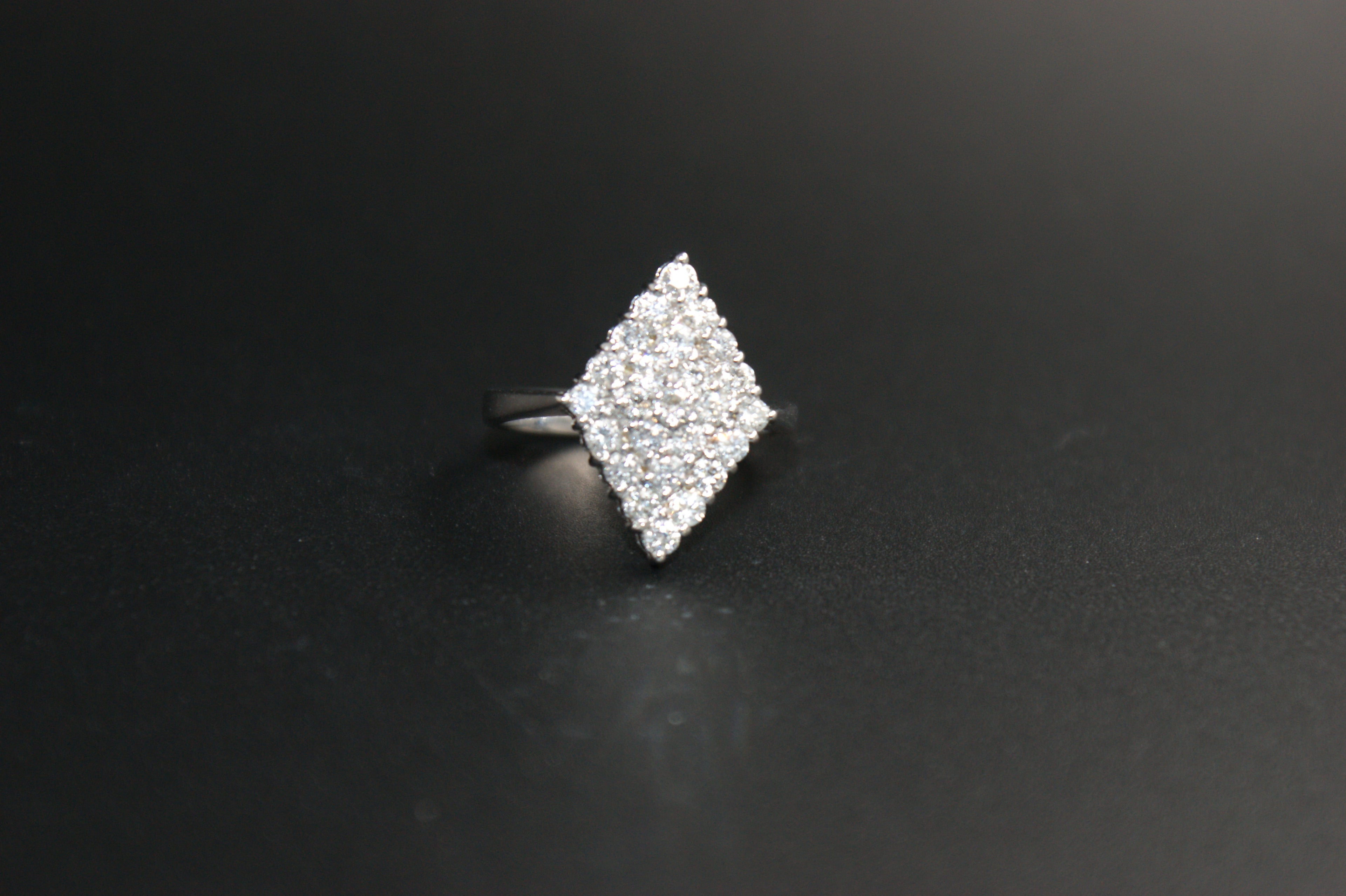 03-18ct White Gold 0.85ct Diamond Rhombus cluster Ring