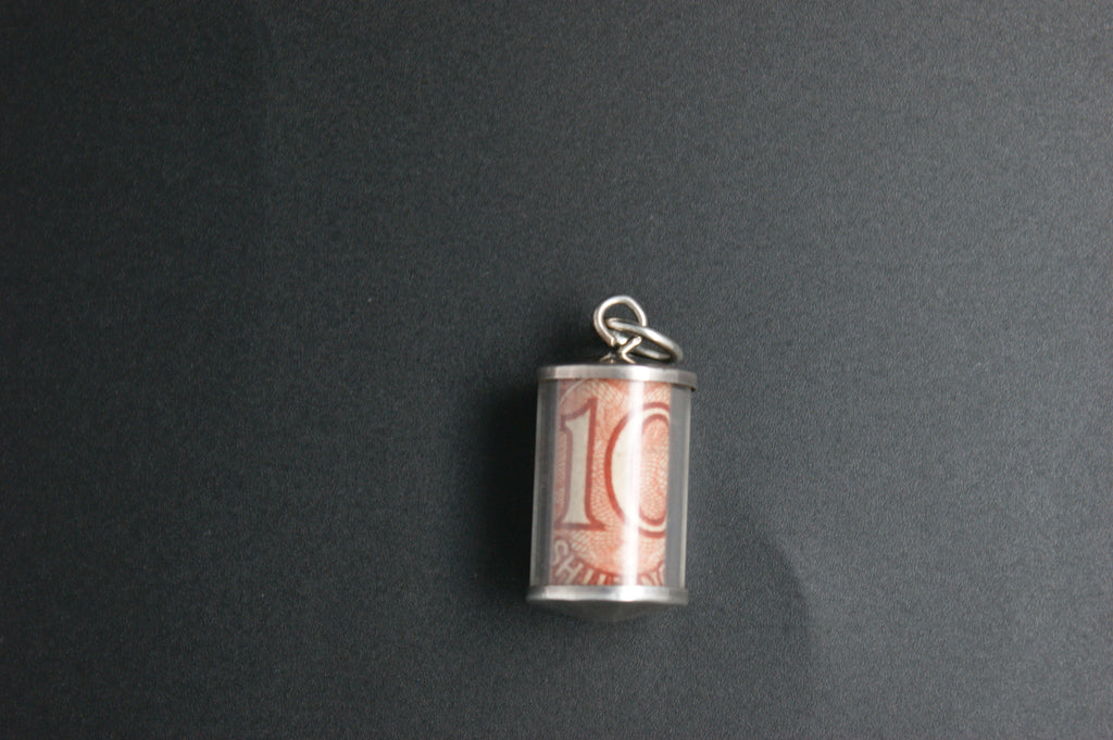 029- Silver Ten shilling note capsule charm