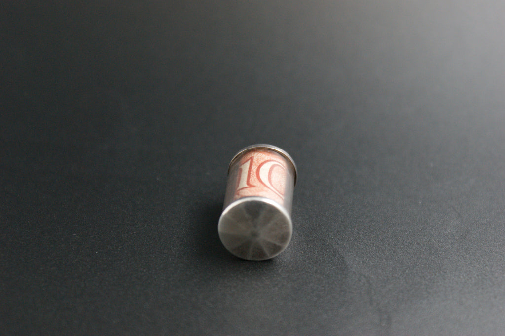 029- Silver Ten shilling note capsule charm