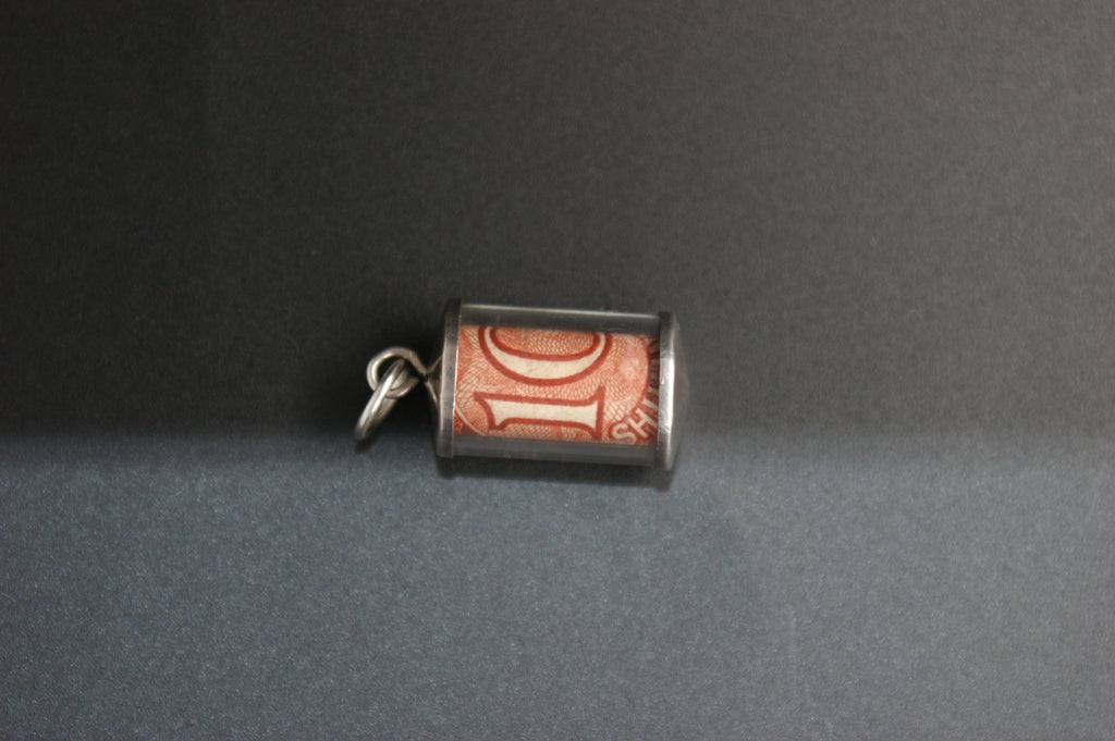 029- Silver Ten shilling note capsule charm
