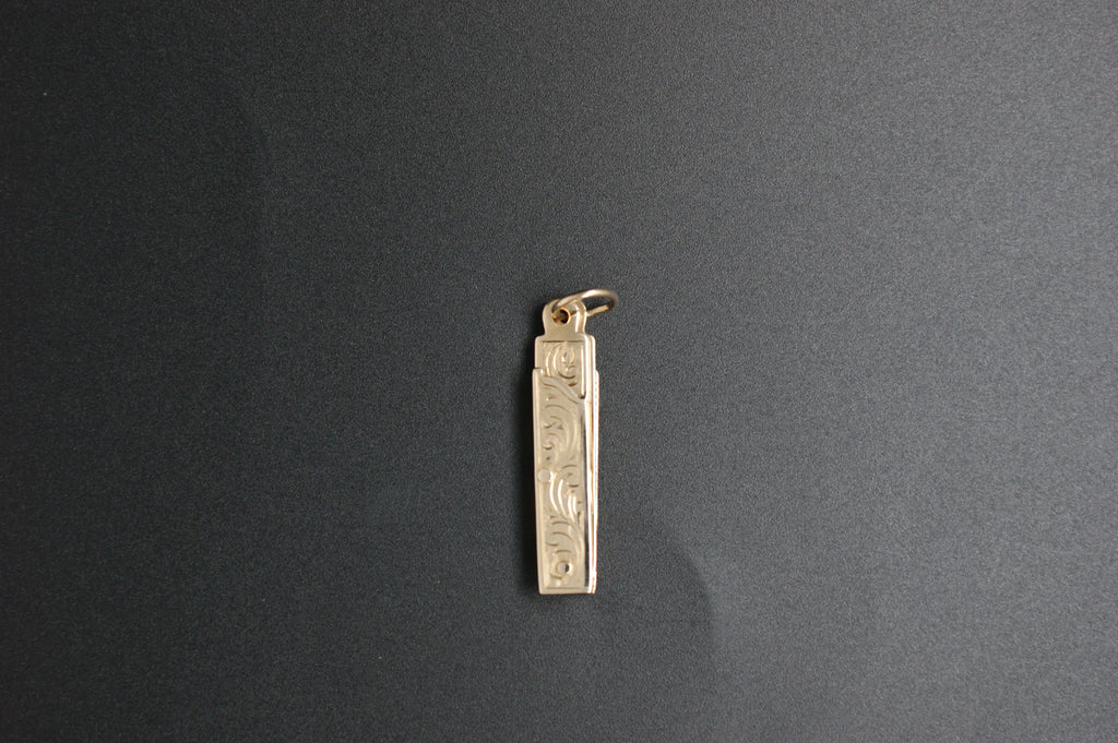 039-9ct Gold Folding/Articulated Engraved Masonic Square & Compasses Pendent.
