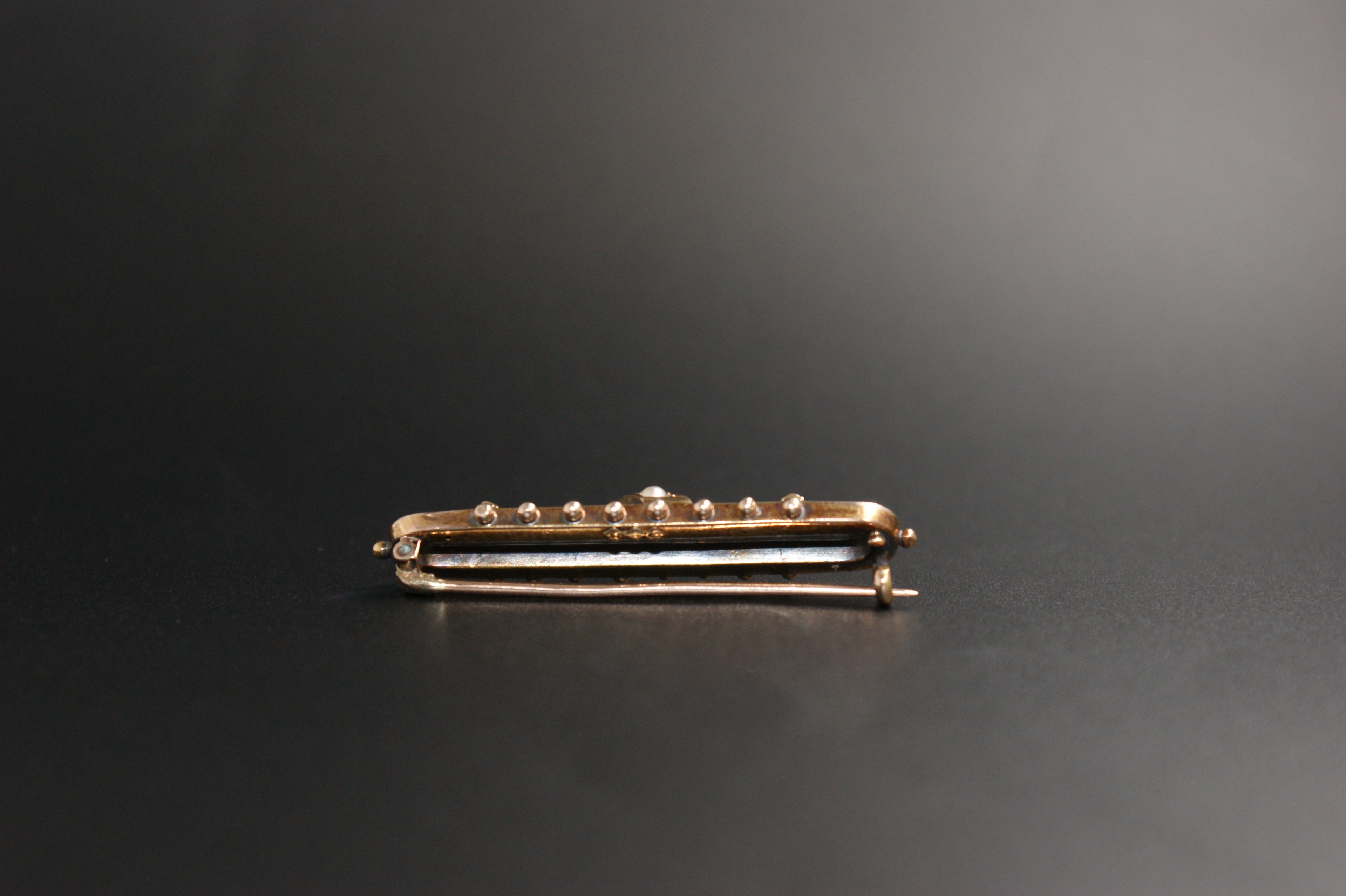 040-Victorian 15ct Gold Sapphire & Seed Pearl Etruscan Revival Bar Brooch.