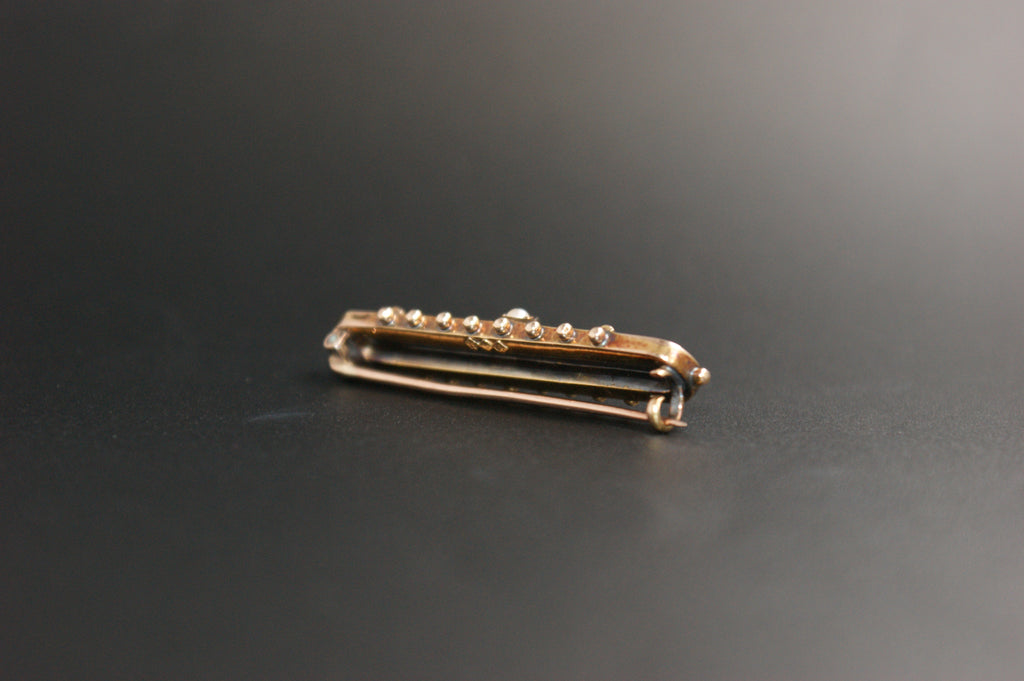 040-Victorian 15ct Gold Sapphire & Seed Pearl Etruscan Revival Bar Brooch.