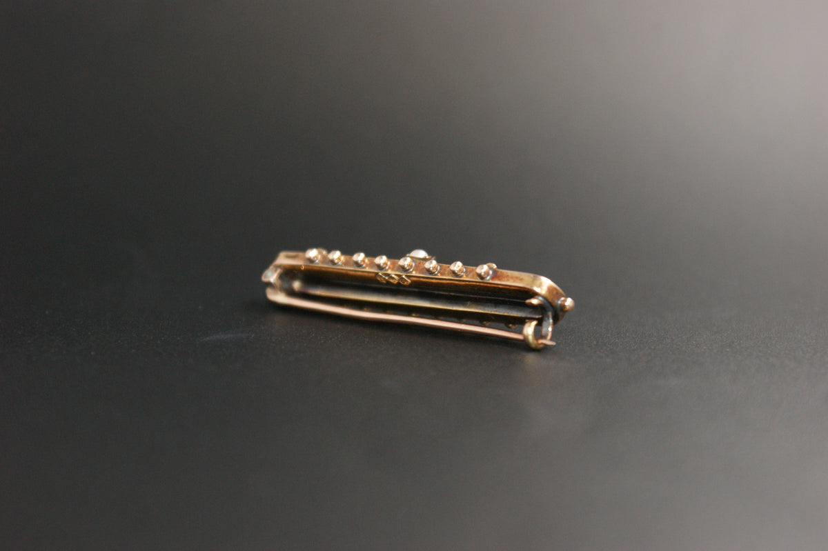 040-Victorian 15ct Gold Sapphire & Seed Pearl Etruscan Revival Bar Brooch.