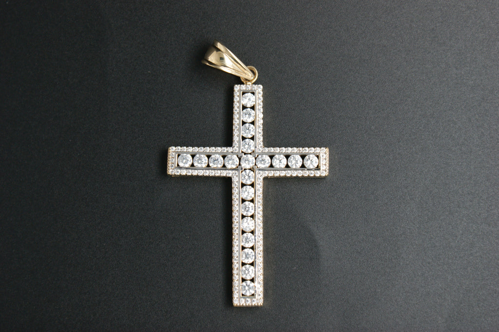 042- 9ct Yellow Gold Cubic Zirconia Cross pendant.