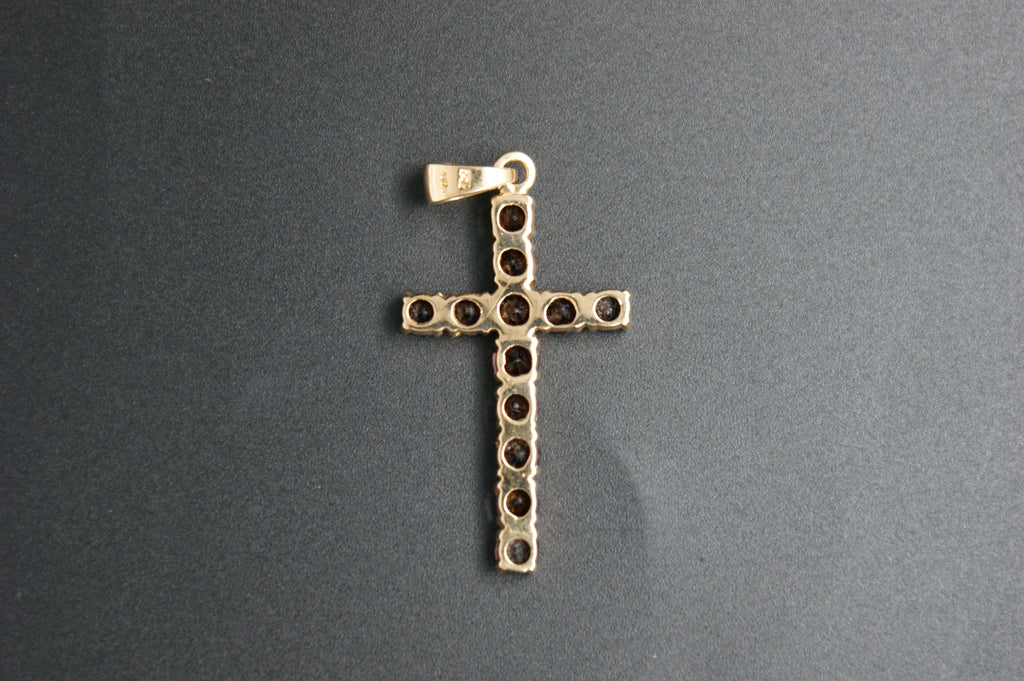 043- 18ct Gold Garnet Cross Pendant