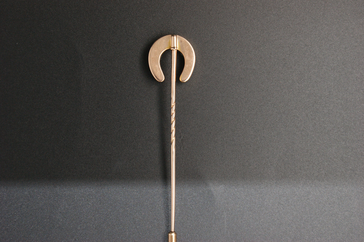 046-15ct Gold Turquoise & Seed Pearl Horseshoe Stickpin