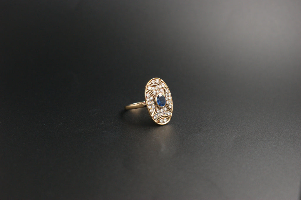 048-18ct Gold Sapphire & Diamond Art Deco Style Ring.