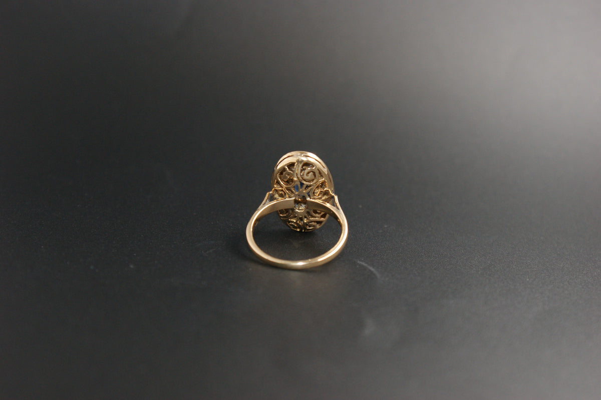 048-18ct Gold Sapphire & Diamond Art Deco Style Ring.
