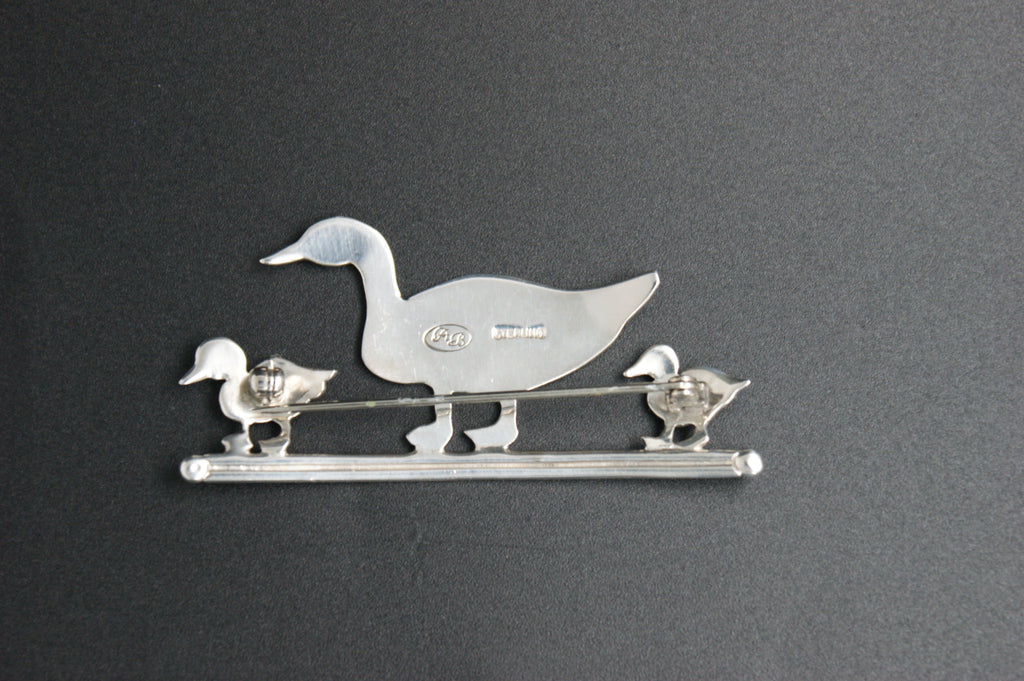 053- Sterling Silver Duck & Ducklings Bar Brooch