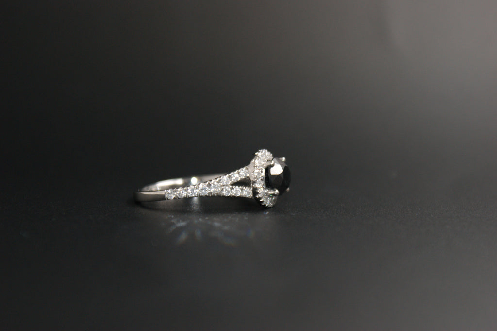 059- platinum white and black diamond ring