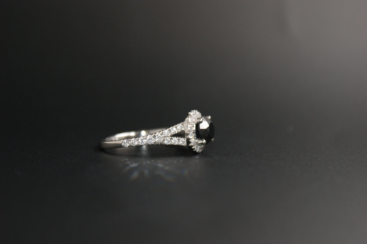 059- platinum white and black diamond ring