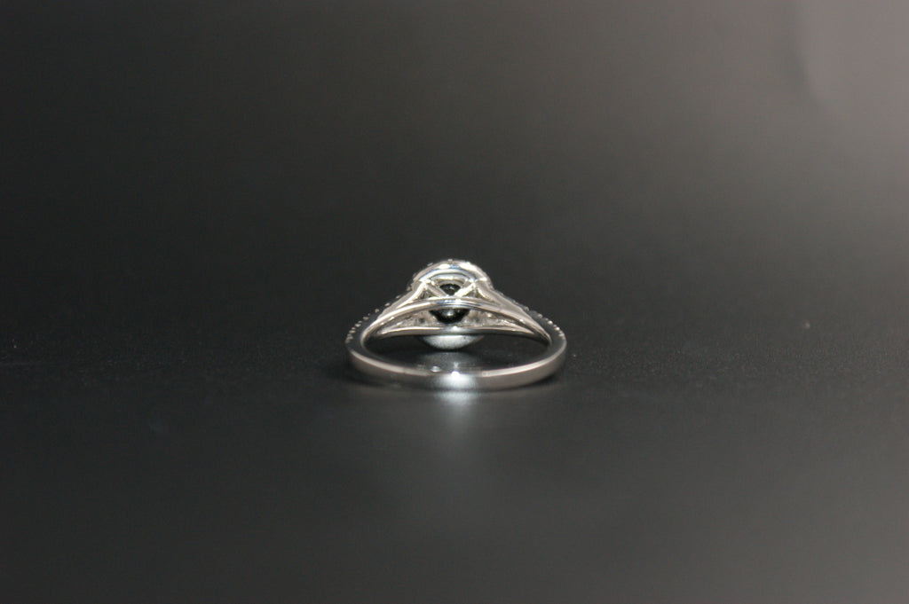 059- platinum white and black diamond ring
