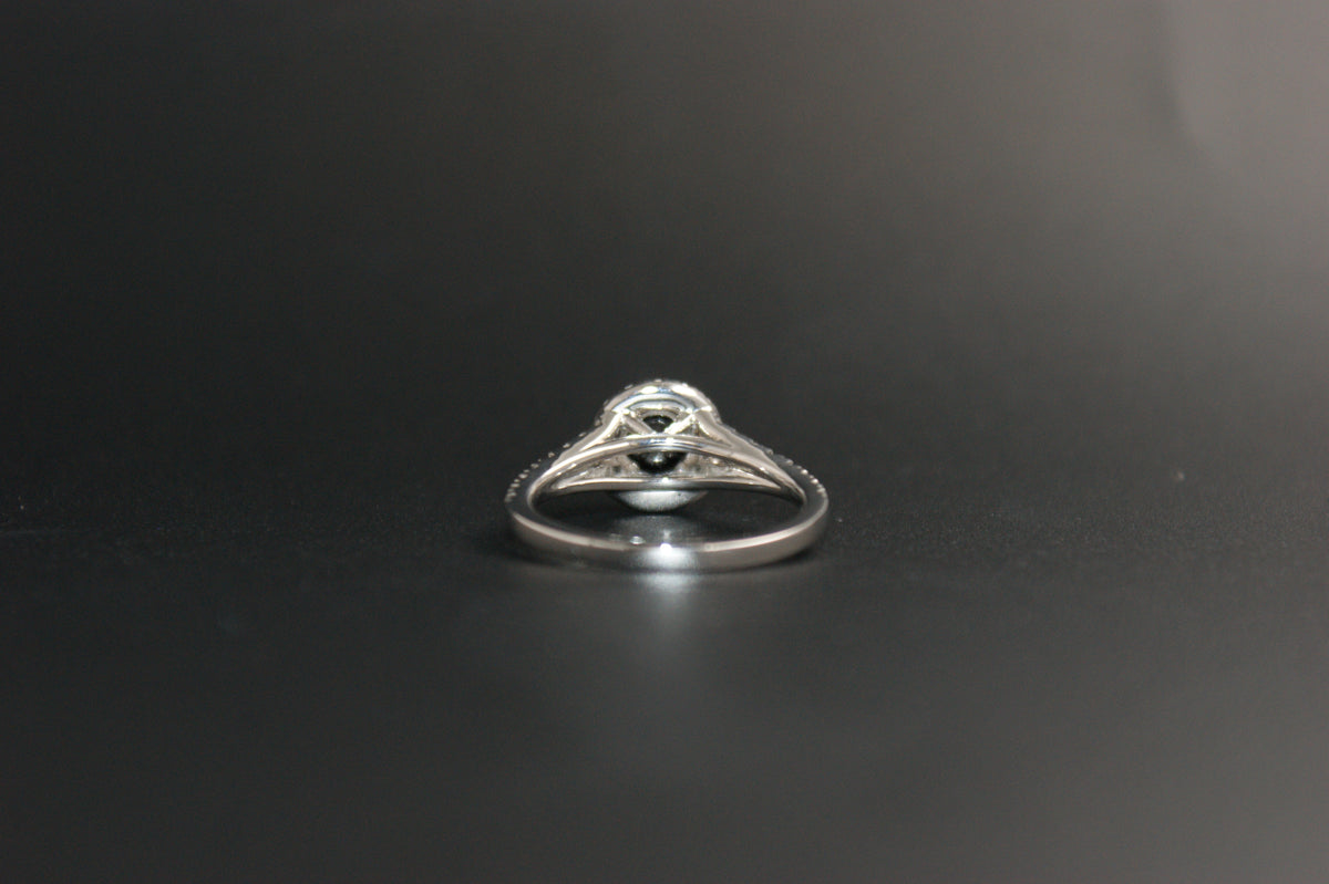059- platinum white and black diamond ring