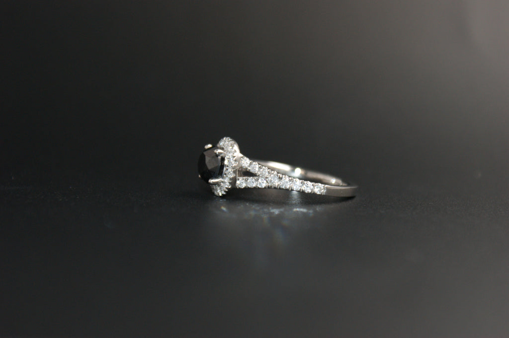 059- platinum white and black diamond ring