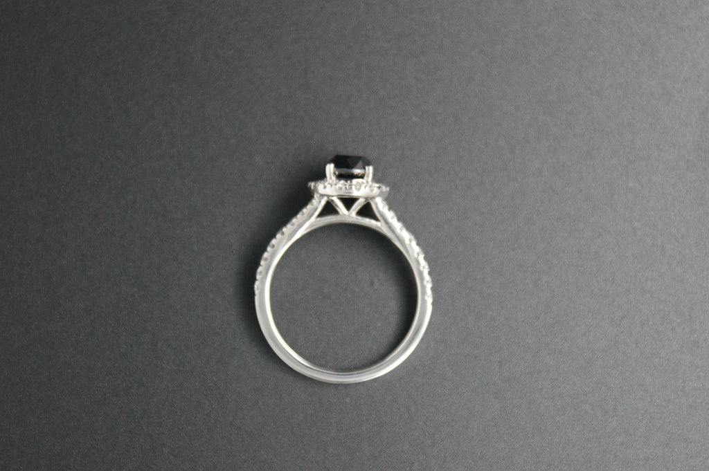 059- platinum white and black diamond ring
