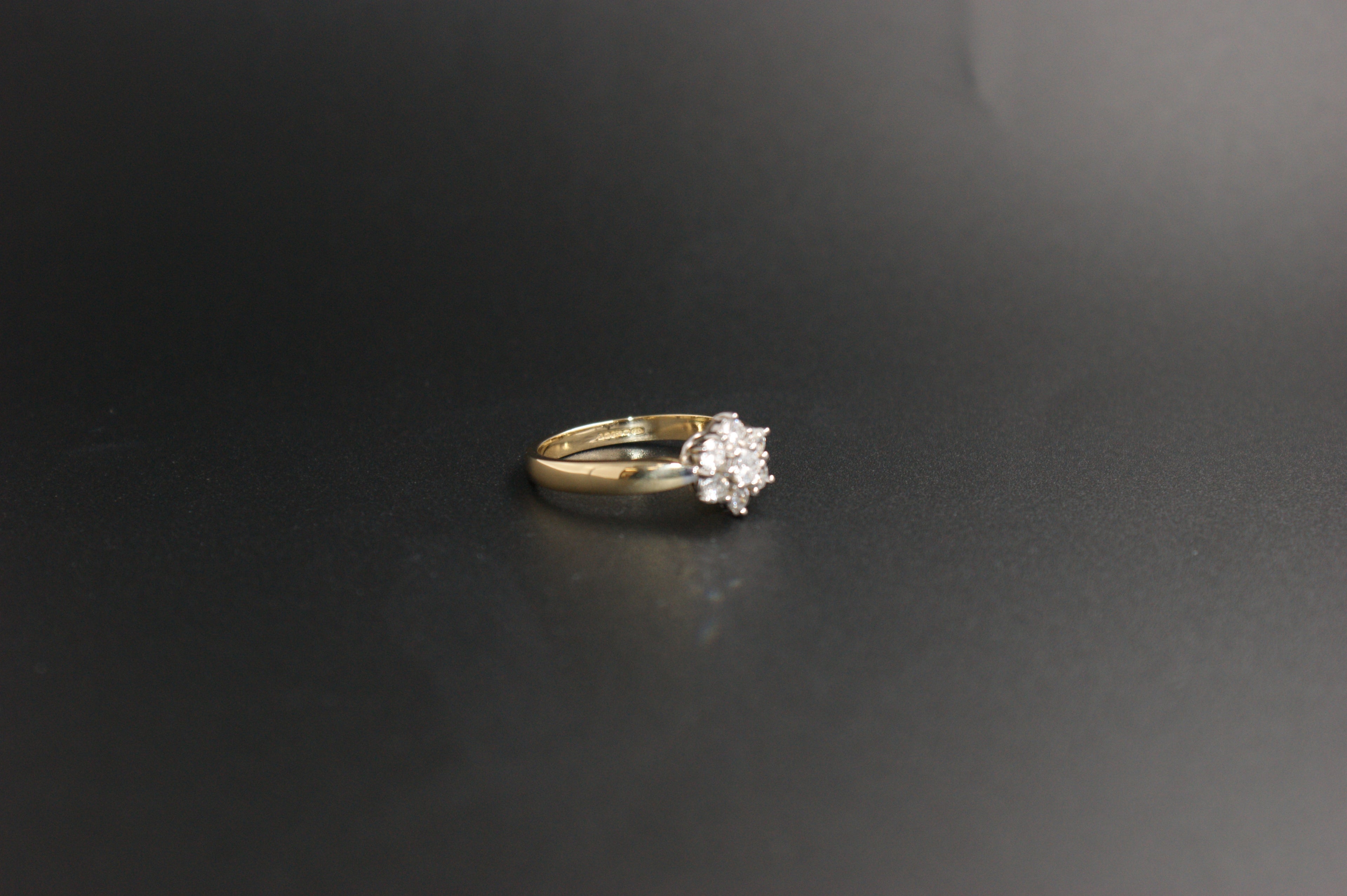 062-18ct Yellow Gold Diamond Cluster Ring 0.75ct