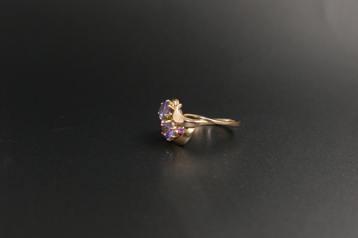 064- 18ct Yellow Gold Alexandrite & Ruby Ring