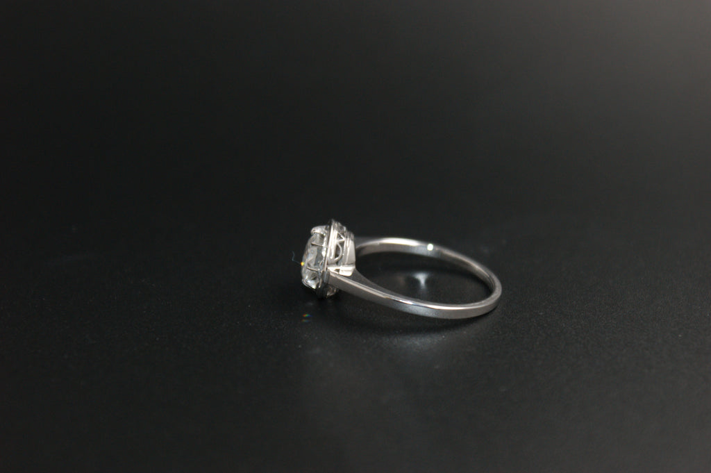 065- 18ct White Gold 1.00ct Solitaire Diamond Ring