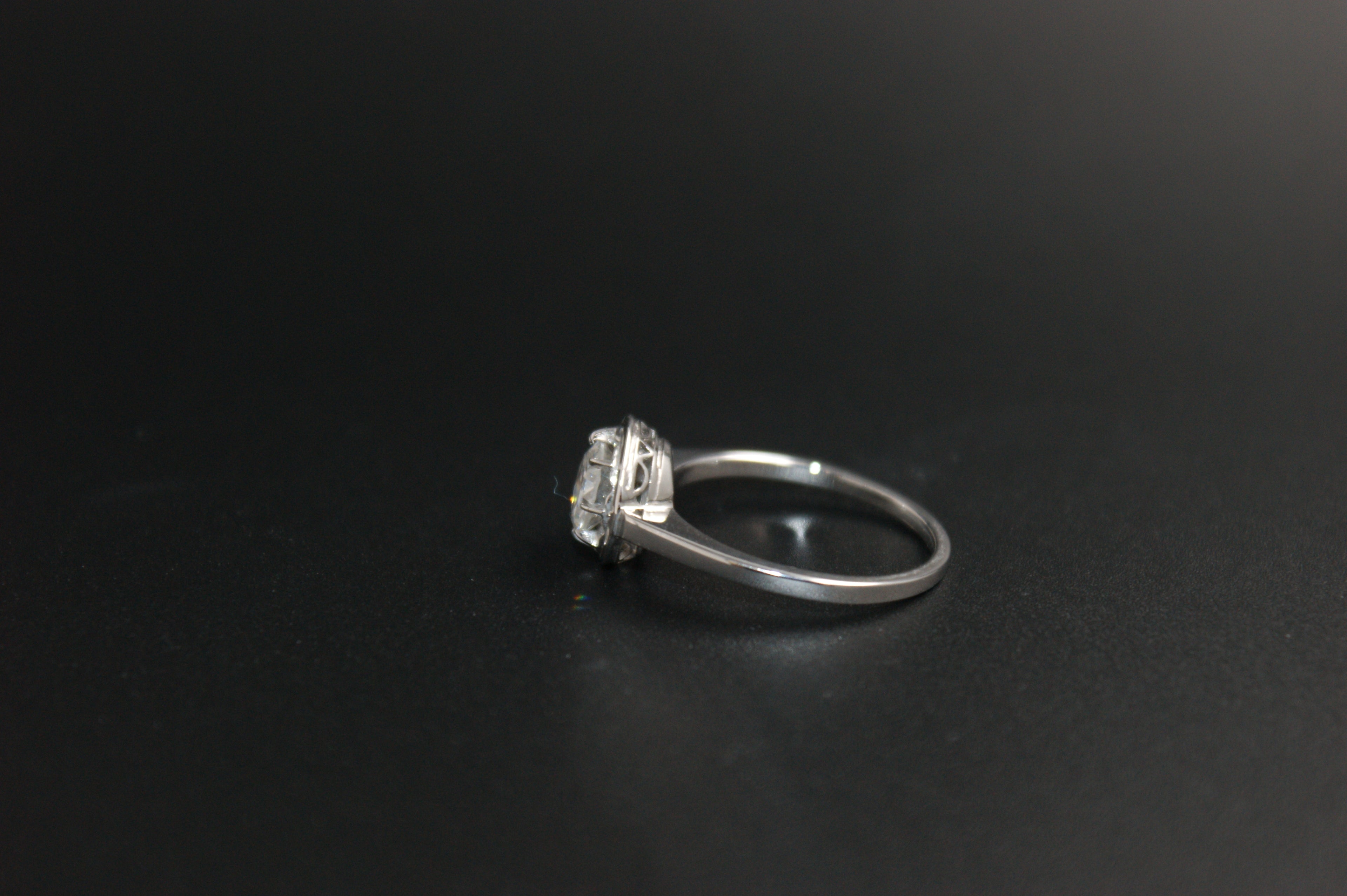 065- 18ct White Gold 1.00ct Solitaire Diamond Ring