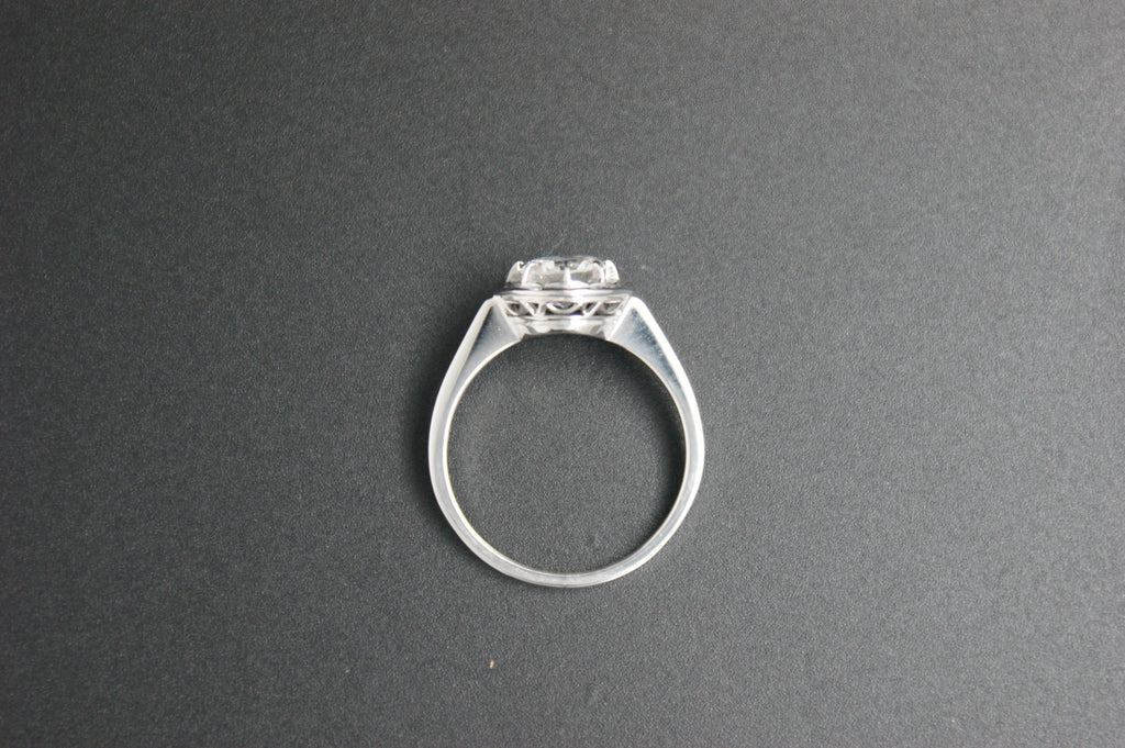 065- 18ct White Gold 1.00ct Solitaire Diamond Ring