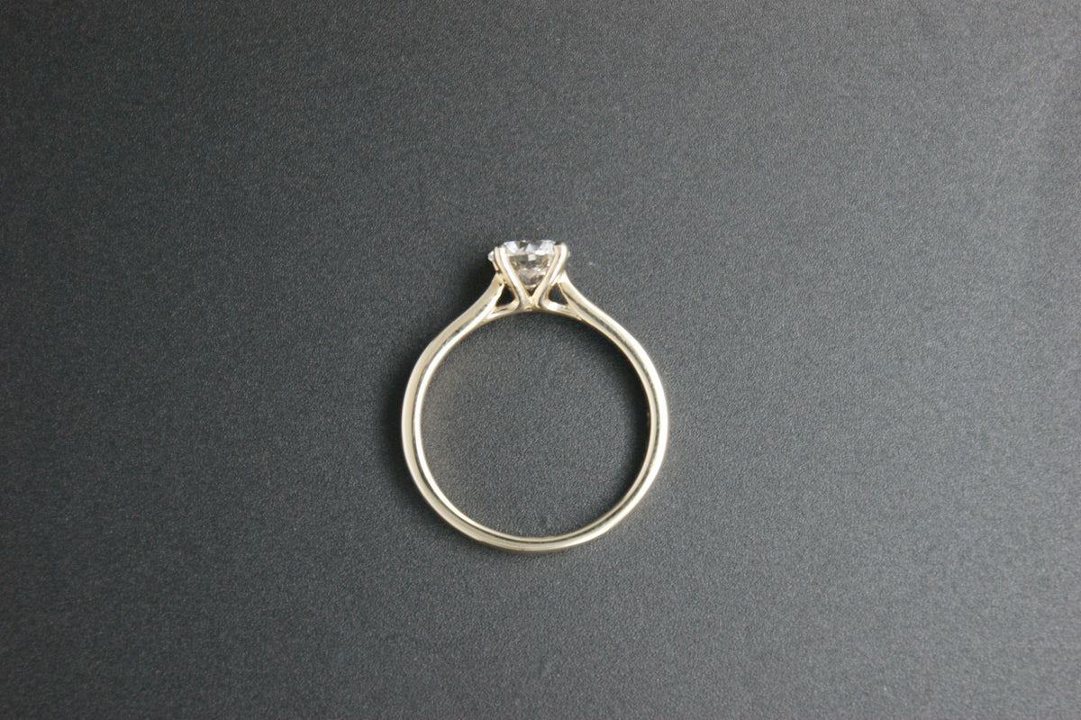066-9ct Gold 1.00ct Lab-Grown Solitaire Diamond Ring