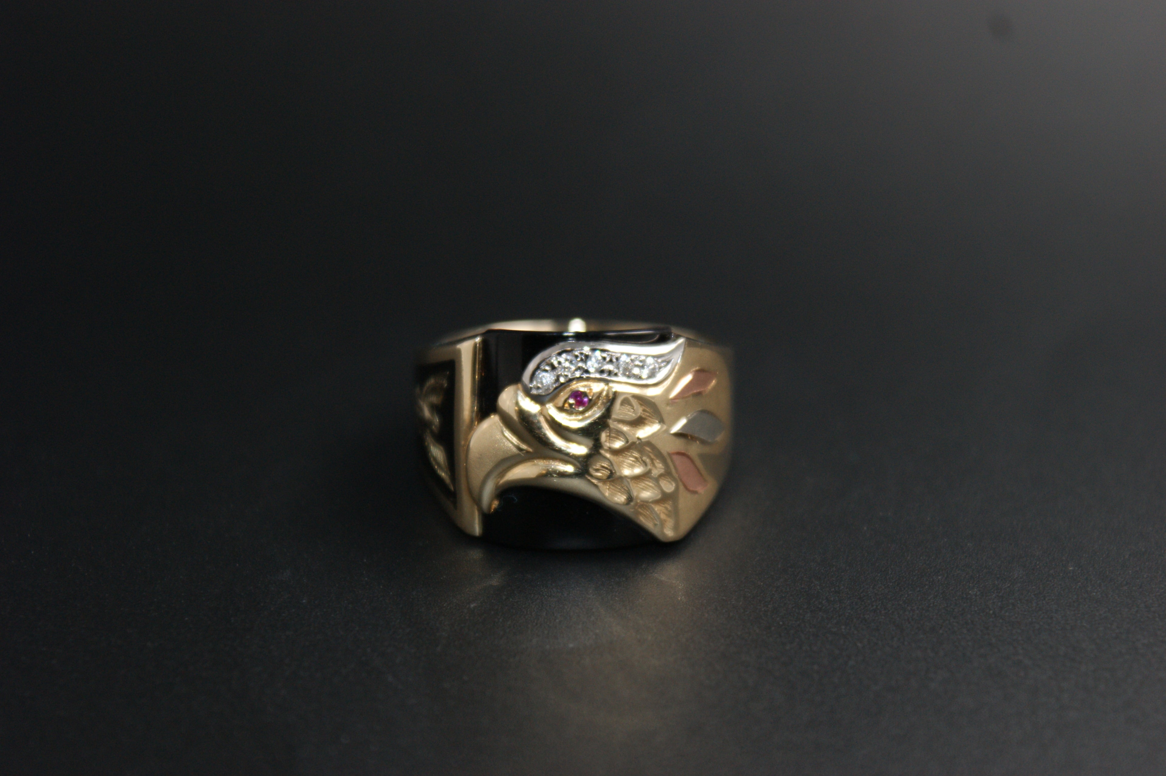 071- 14ct Multi-Tone Gold Men's Eagle Signet Ring