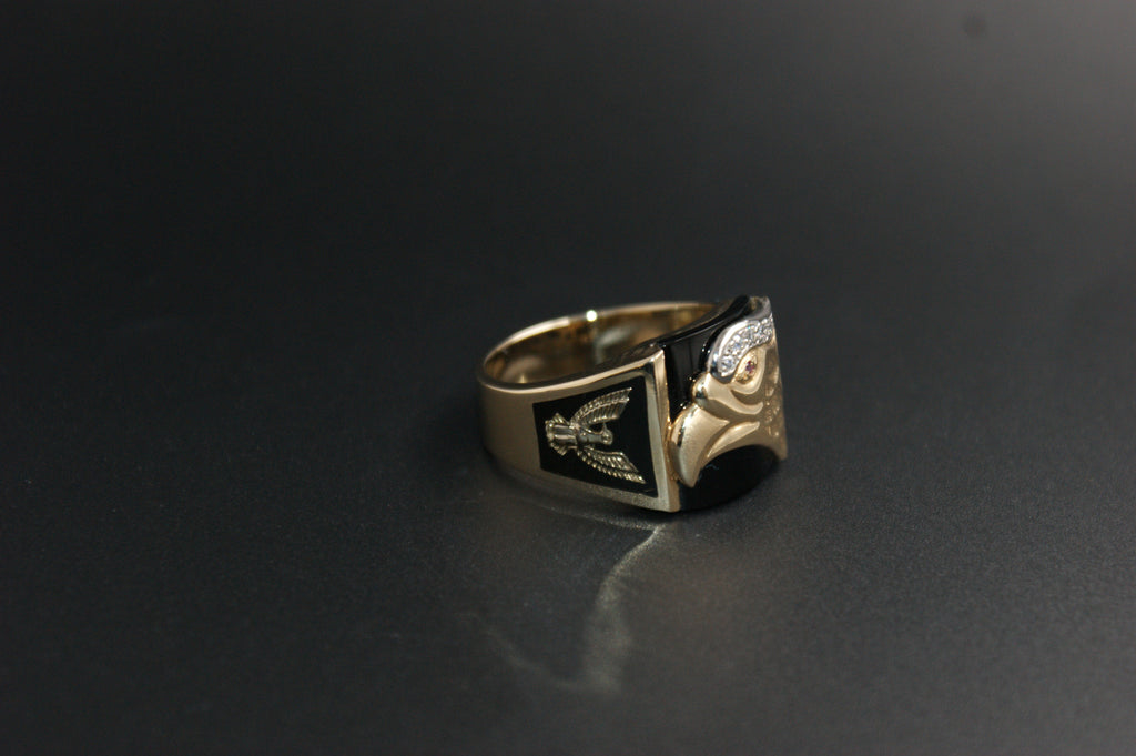 071- 14ct Multi-Tone Gold Men's Eagle Signet Ring