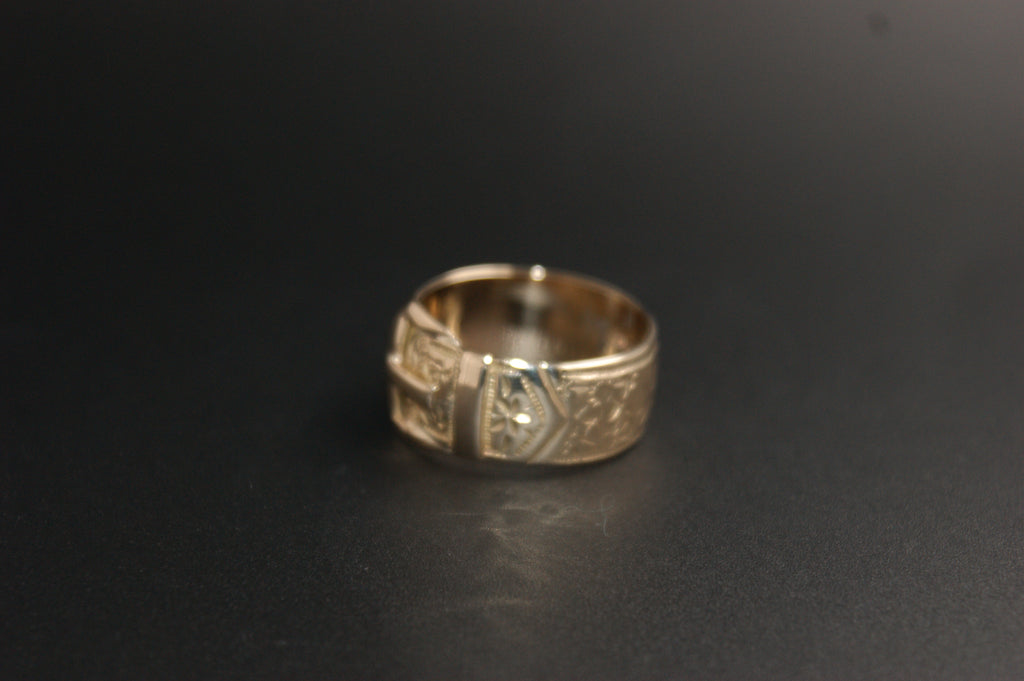 073-9ct Yellow Gold Hand-Engraved Buckle Ring