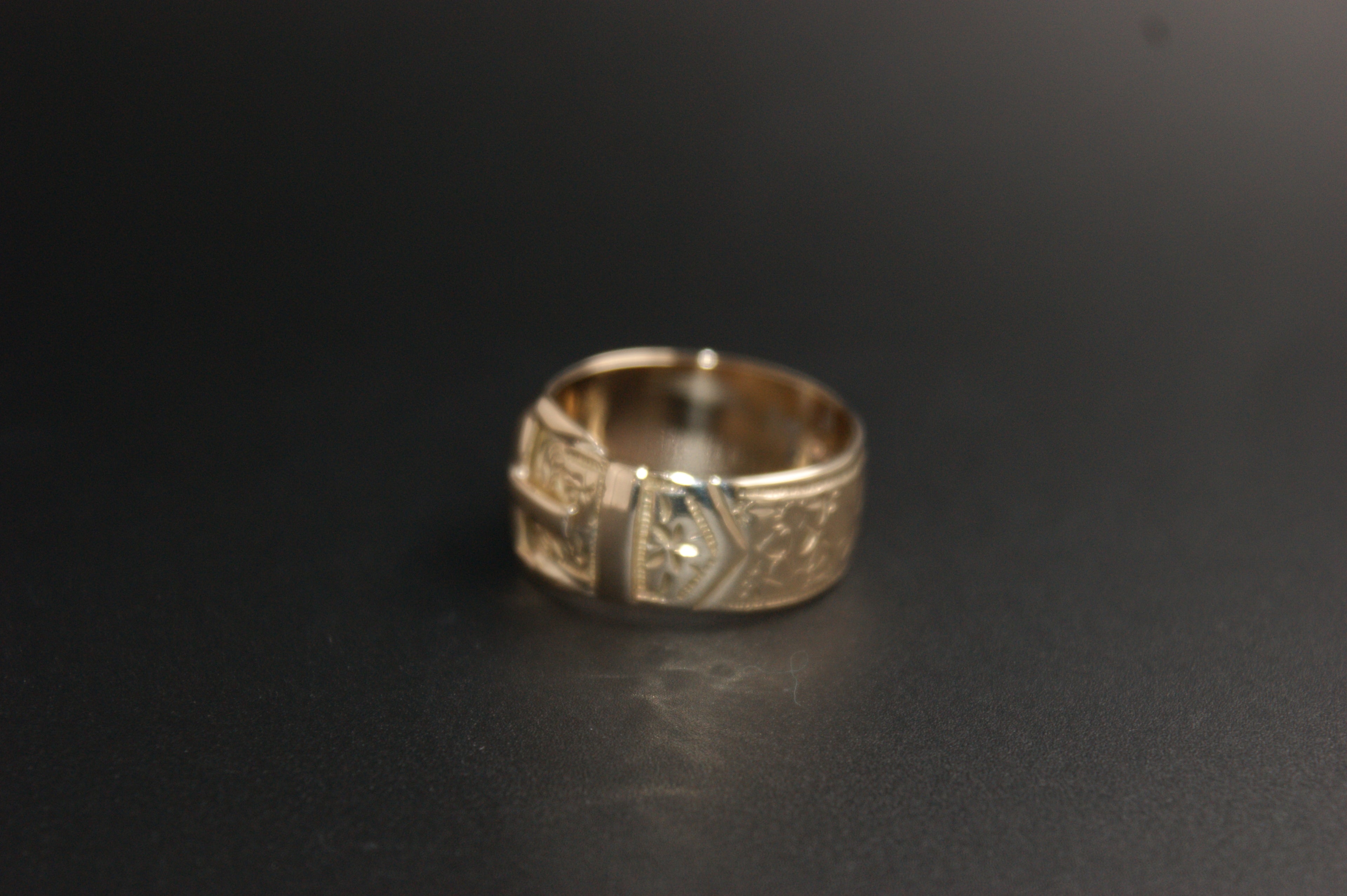 073-9ct Yellow Gold Hand-Engraved Buckle Ring