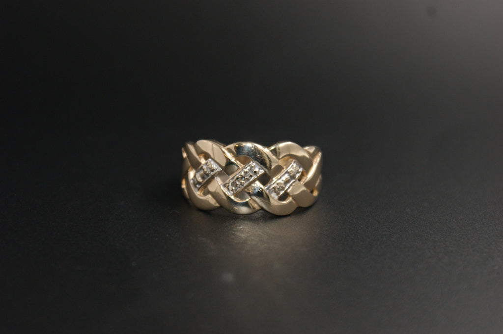 074-9ct Yellow Gold Diamond Celtic Knot Ring