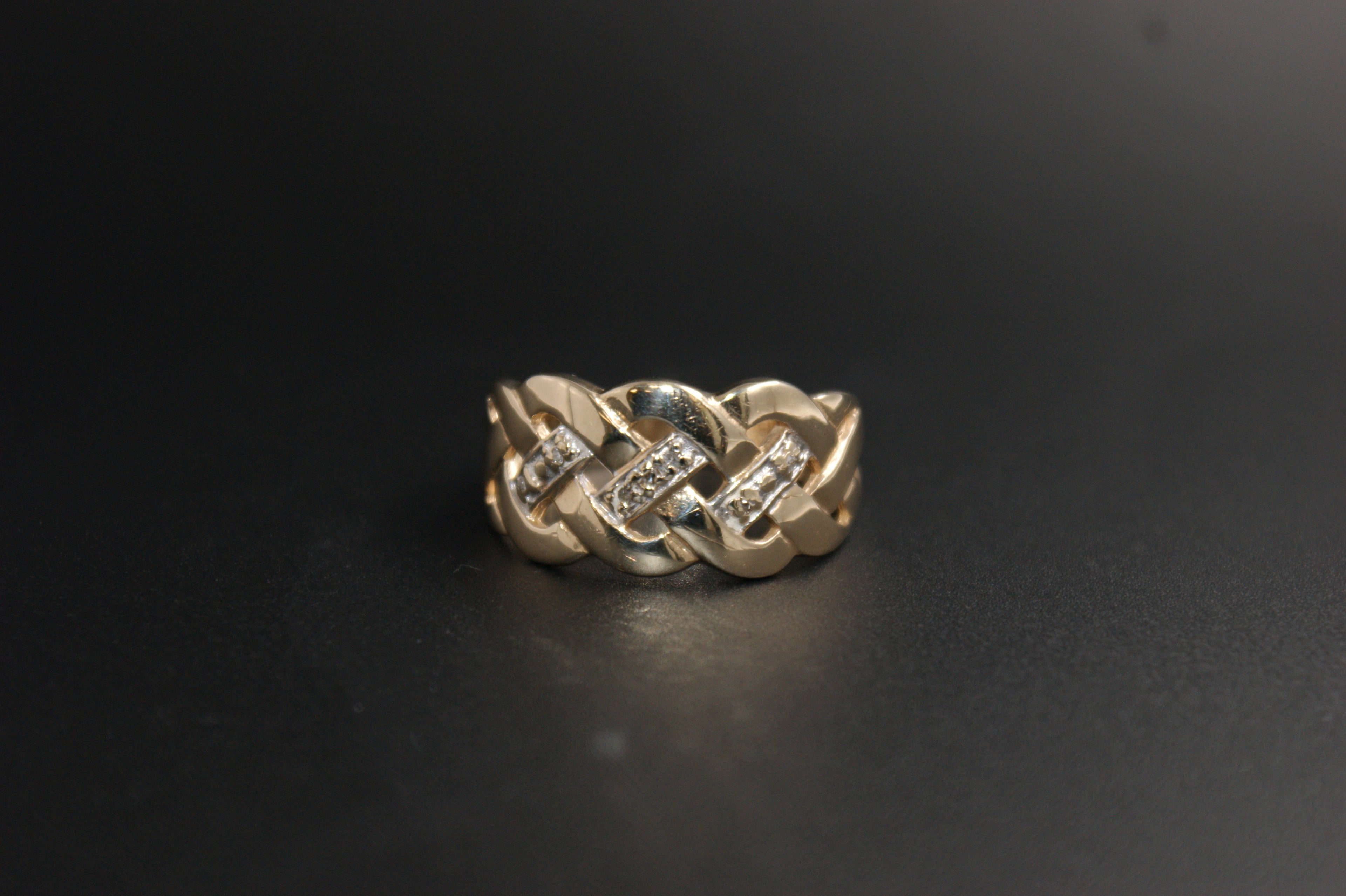 074-9ct Yellow Gold Diamond Celtic Knot Ring