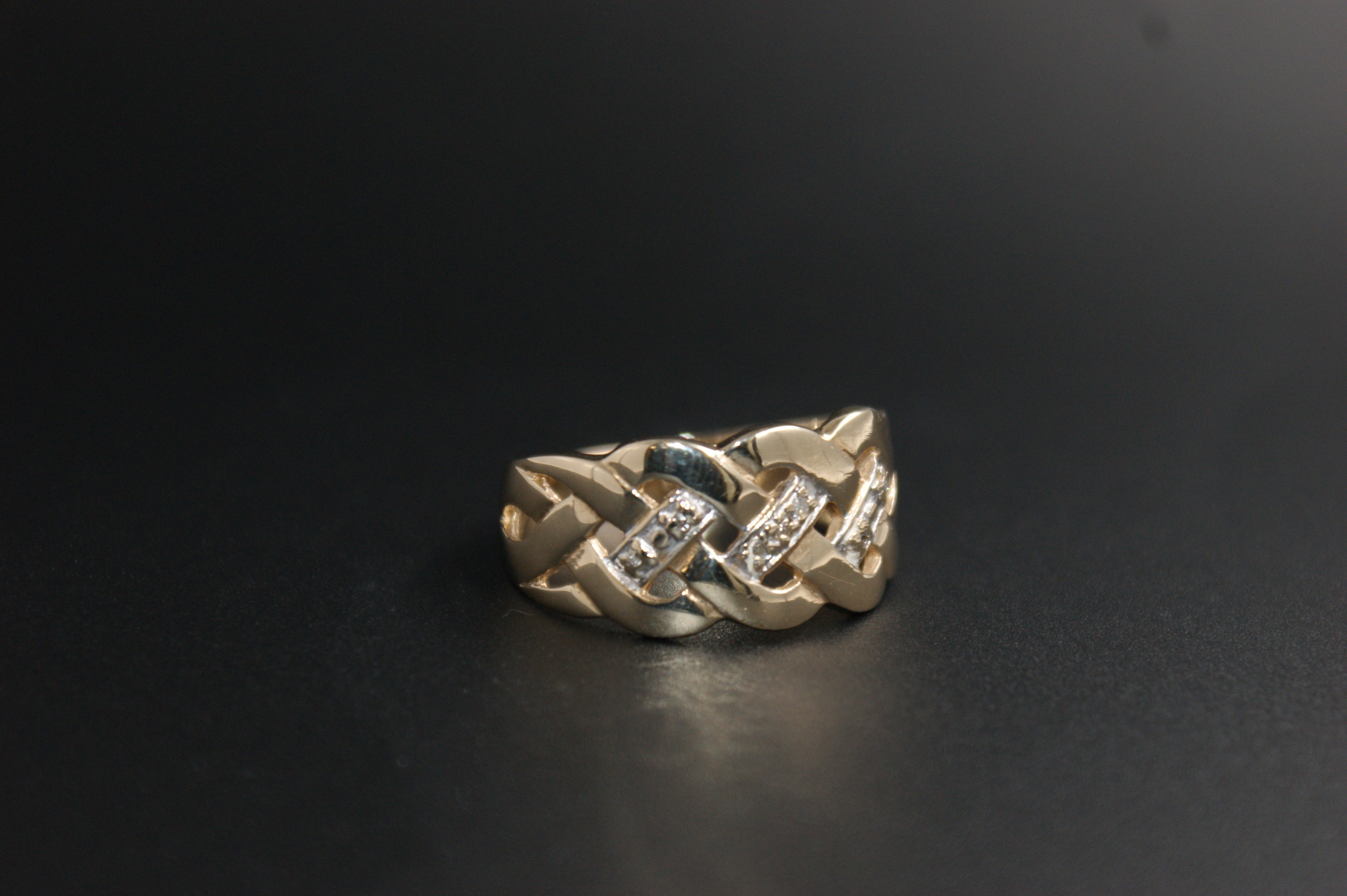074-9ct Yellow Gold Diamond Celtic Knot Ring