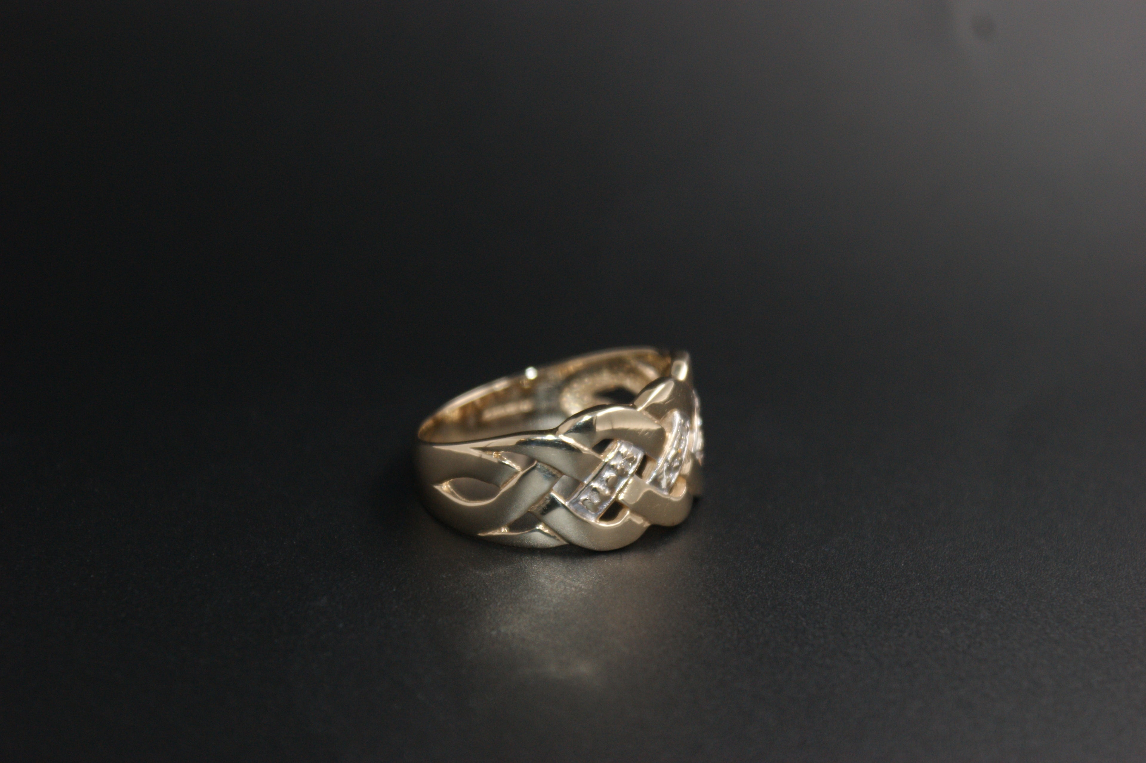 074-9ct Yellow Gold Diamond Celtic Knot Ring