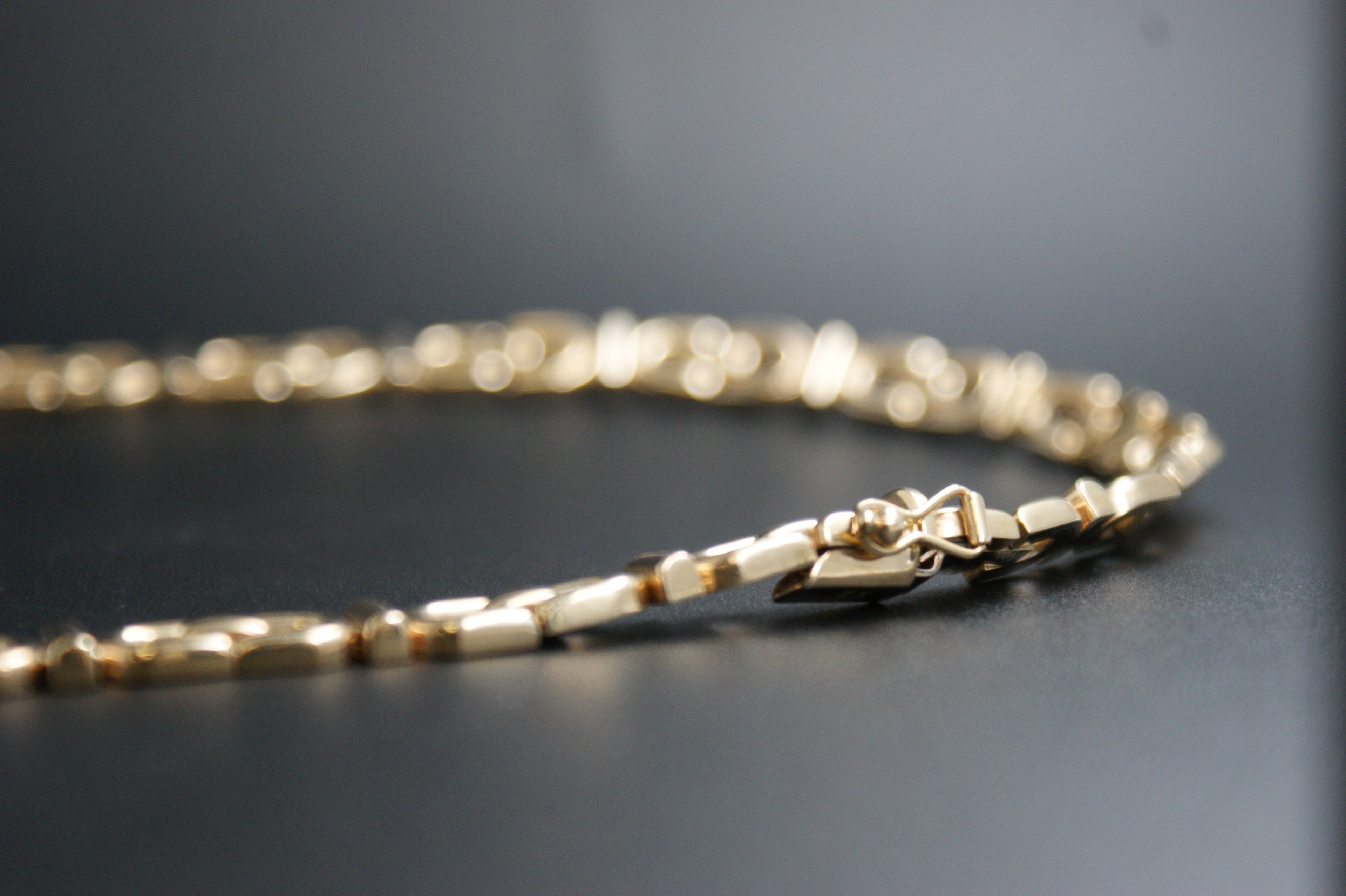 077- 9ct Yellow Gold Greek Key Link Chain