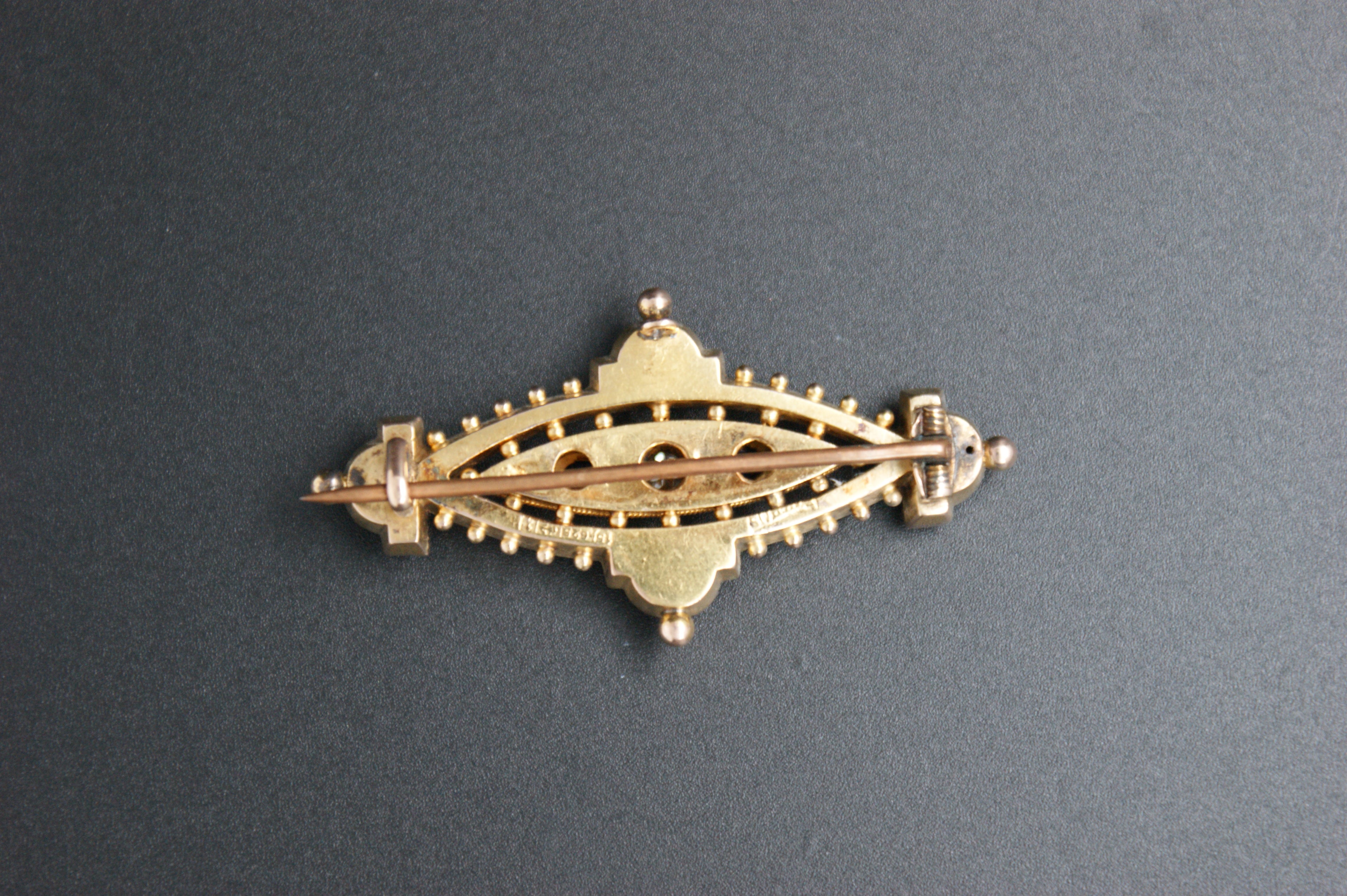 083- 15ct sapphire and diamond Brooch.