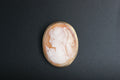 084- 9ct Cameo brooch.