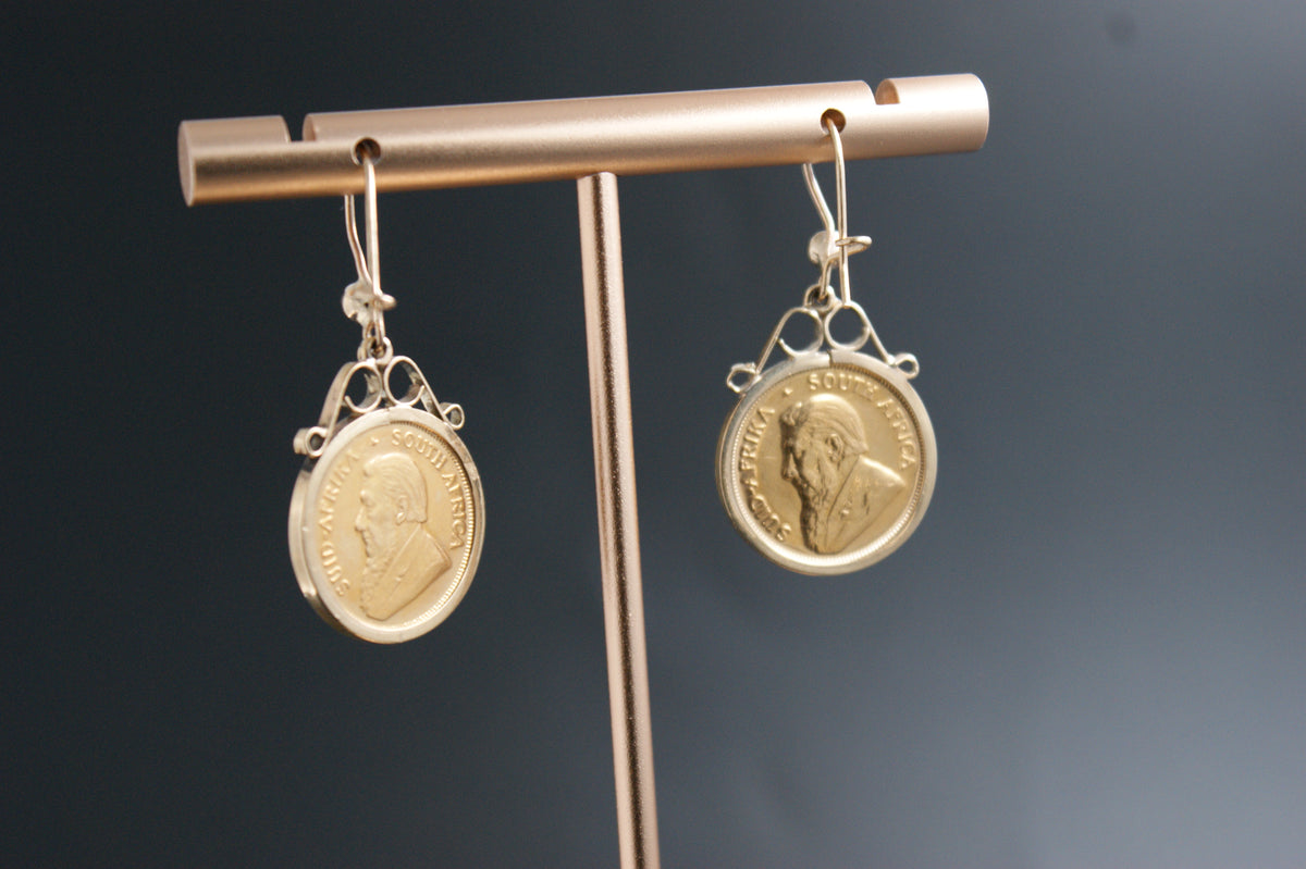 088- 9ct/22ct 1/10th Krugerrand coin earrings.