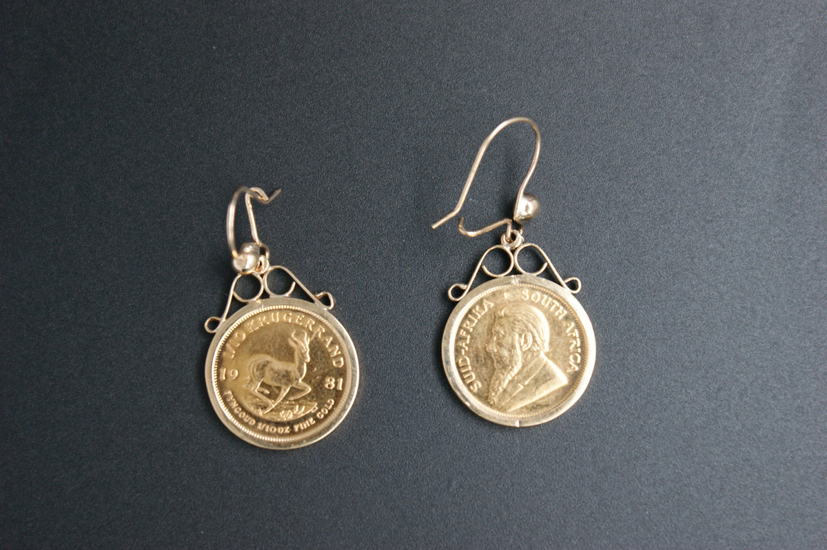 088- 9ct/22ct 1/10th Krugerrand coin earrings.