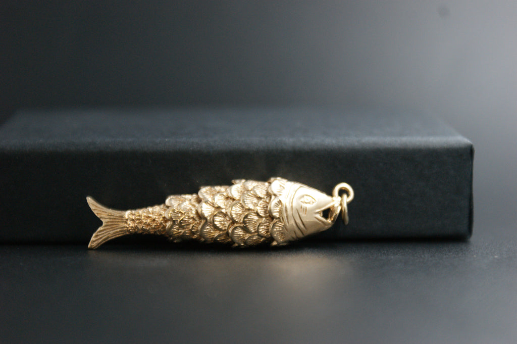 092- 9ct Gold Articulated Moving Fish Charm