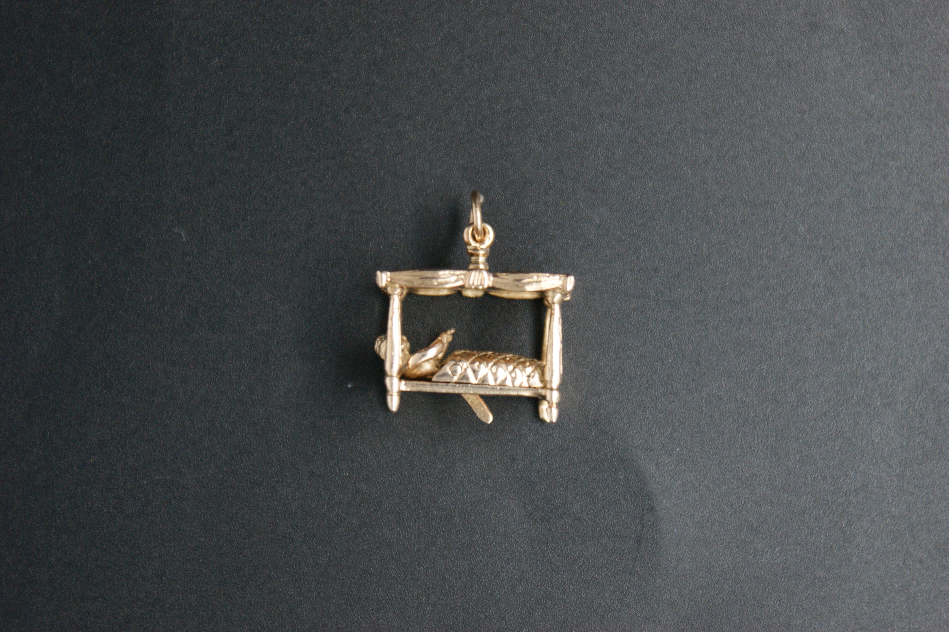 095-Gold Opening Four-Poster Bed Charm